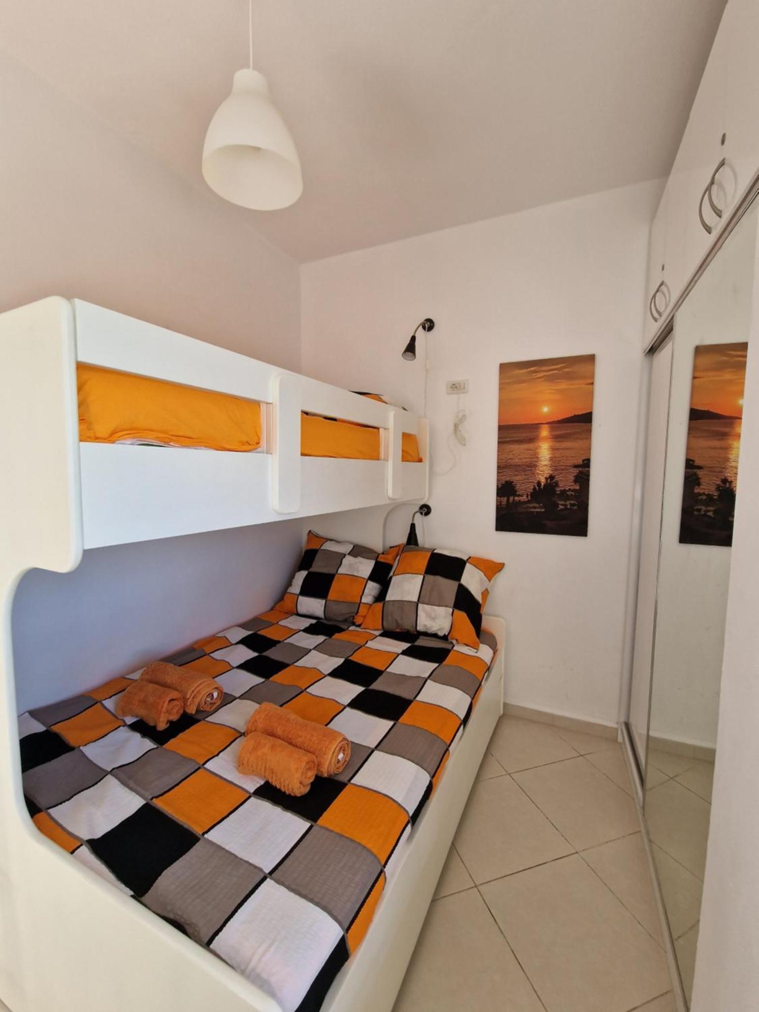 Orange Corner Apartment Sarandë Exterior foto